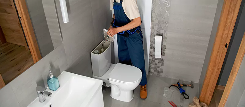 Plumber For Toilet Repair in Aurora, ON